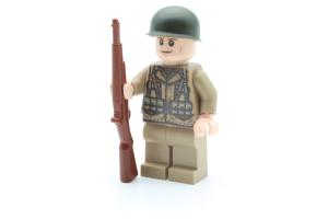 US Soldier with M1 Garand